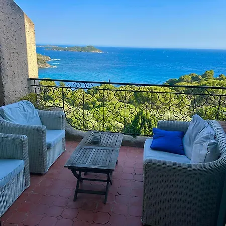 Elegant Avec Vue Sur Les Iles Йер